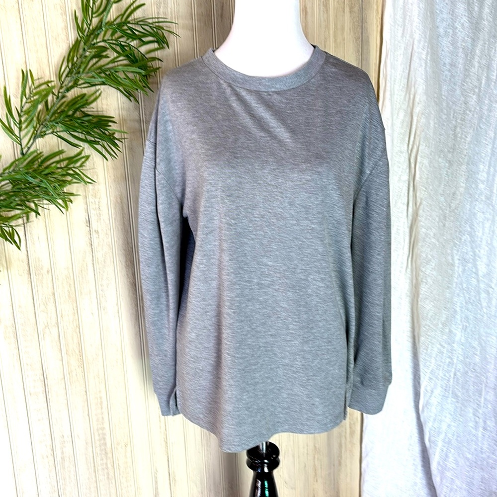 Crown and Ivy Sweatshirt Tee, Gray, Gathered Shoulders, EUC, size Small, Soft!!!